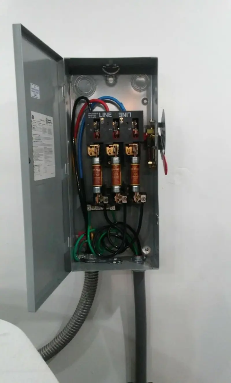 Three-phase disconnect switch installed for Smoke Detector Installation in Potterville